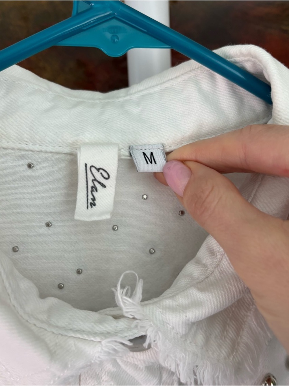 Elan White Distressed Denim Jacket with Stud Details Sz M - Picture 5 of 12